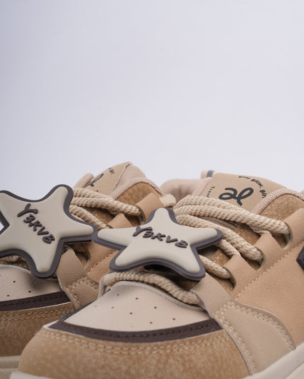 Tenis kaki y accesorios