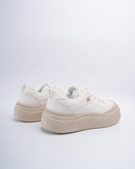 Tenis crema punta redonda