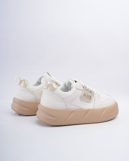 Tenis blancos x dorado