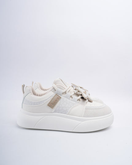 Tenis crema y accesorios