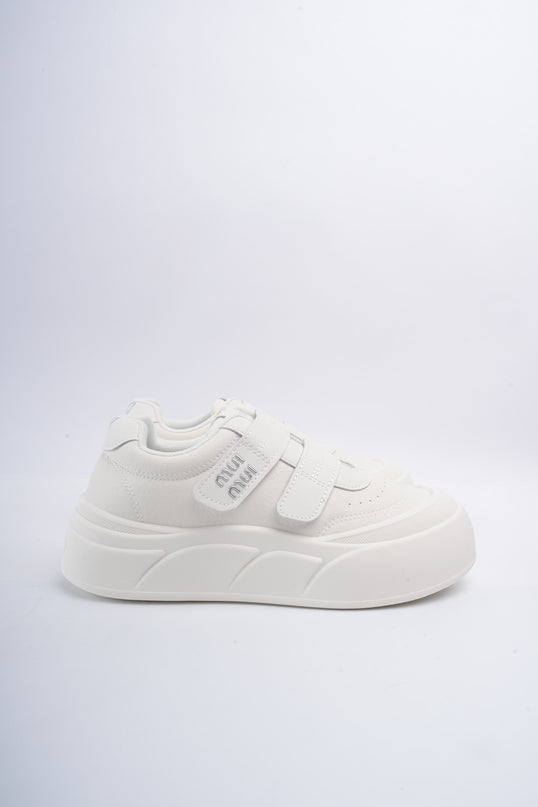 Tenis blancos x velcro