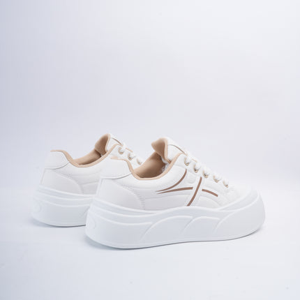 Tenis blancos con líneas beige
