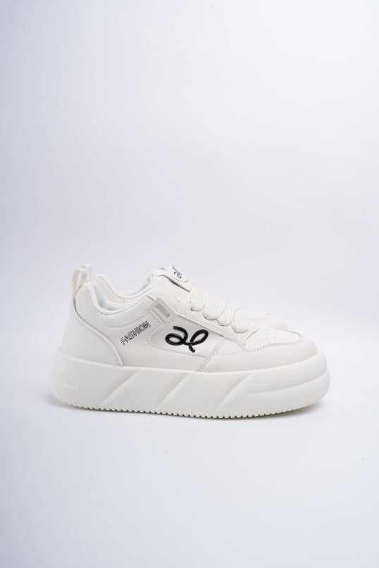 Tenis blancos x detalle logo negro