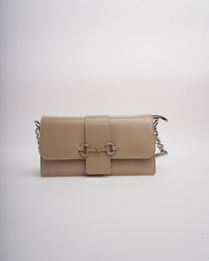 Bolso pequeño beige con cadena