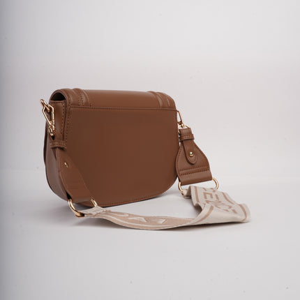 Bolso café con correa ajustable