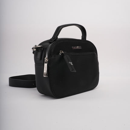 Bolso negro mediano sencillo