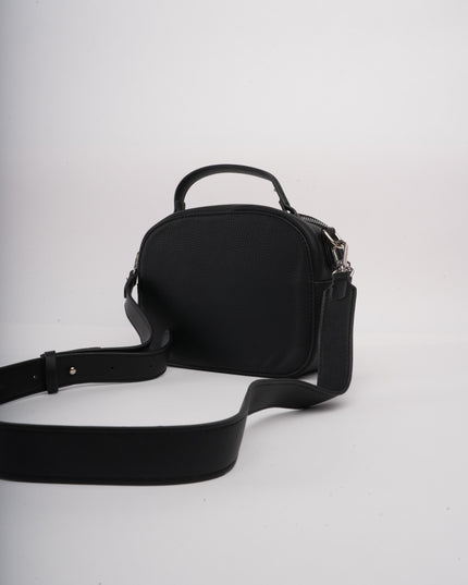 Bolso negro mediano sencillo