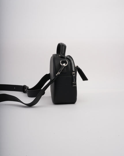 Bolso negro mediano sencillo