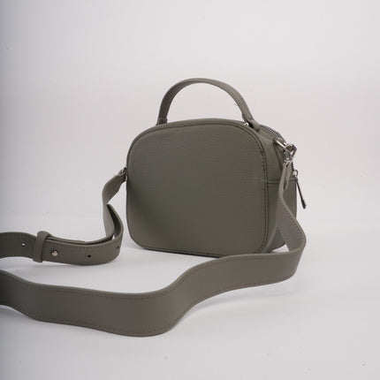 Bolso verde mediano sencillo