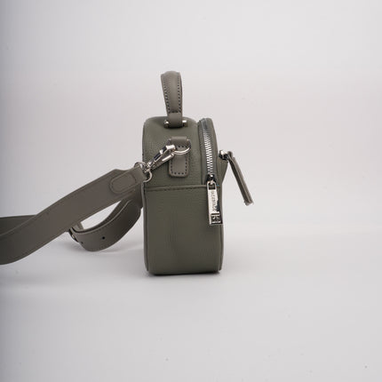 Bolso verde mediano sencillo