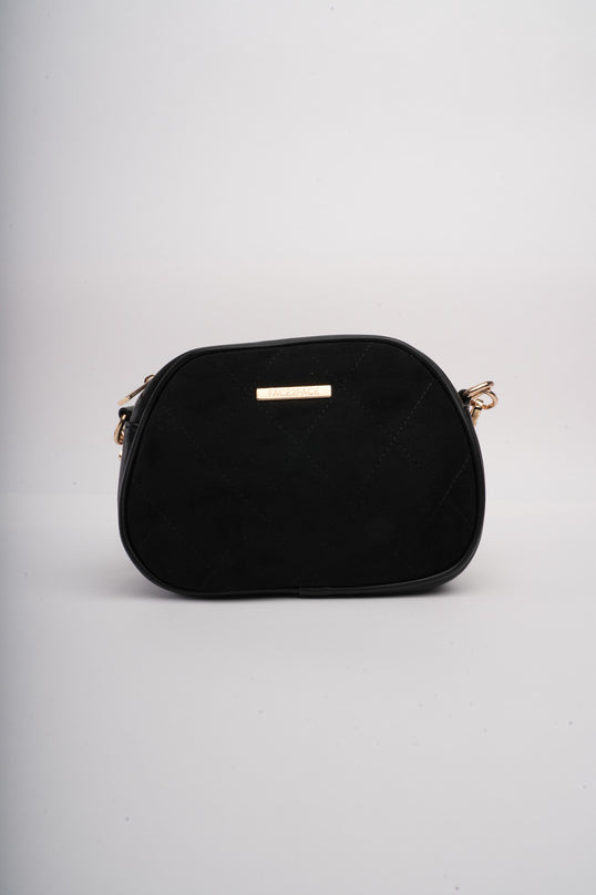 Bolso negro acolchado x grabado