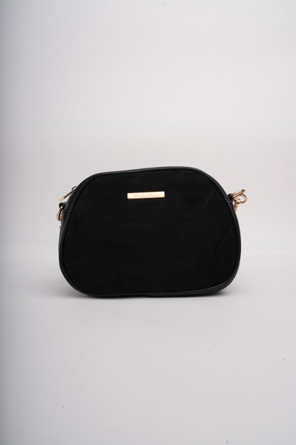 Bolso negro acolchado x grabado