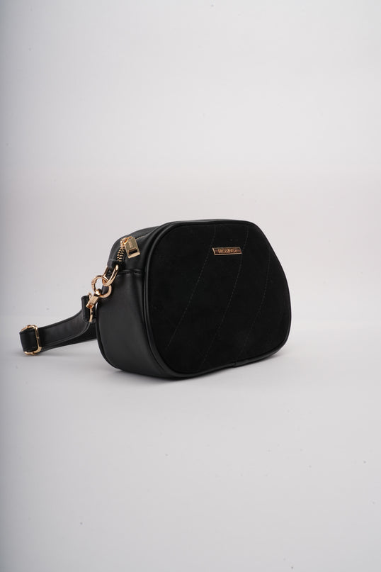 Bolso negro acolchado x grabado