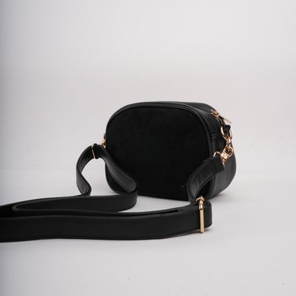 Bolso negro acolchado x grabado