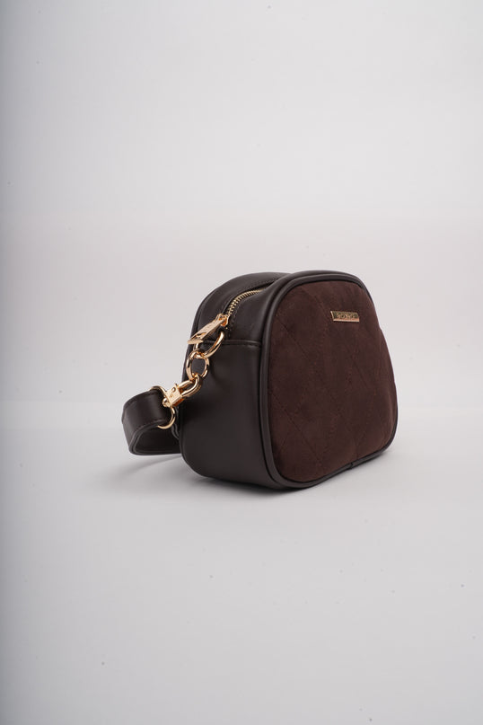 Bolso café acolchado x grabado