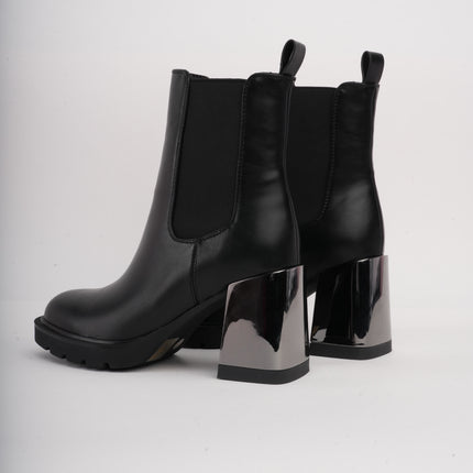 Botines negros altos clásicos x tacón brillante