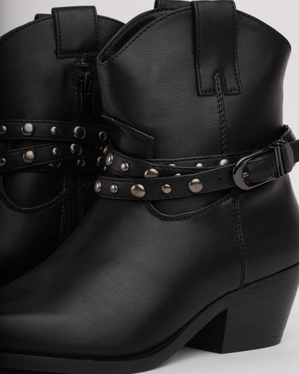 Botines negros tipo texano x correas