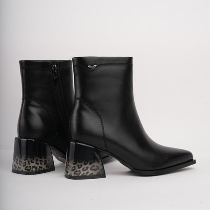 Botines negros básicos x tacón animal print