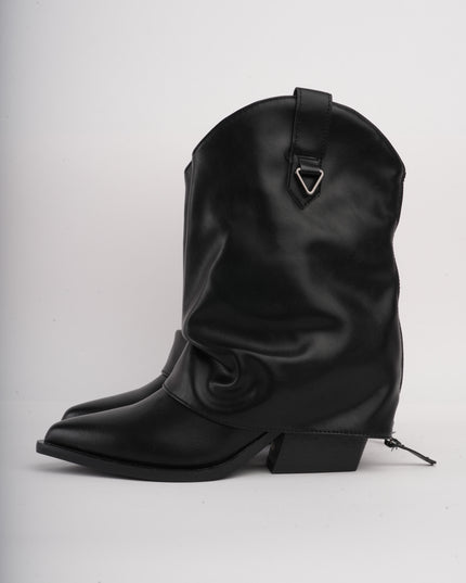 Botas negras texanas con caña arrugada