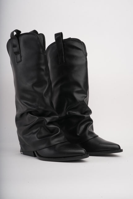 Botas largas negras corrugadas