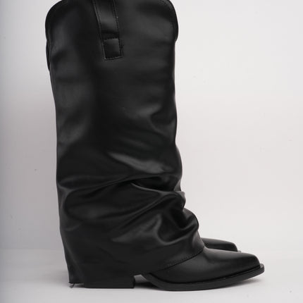 Botas largas negras corrugadas