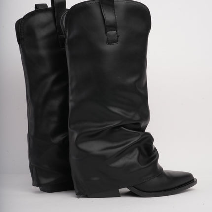 Botas largas negras corrugadas
