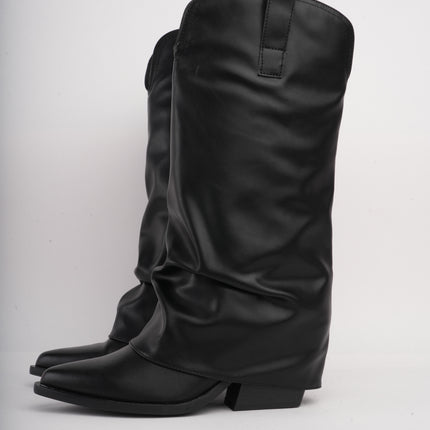 Botas largas negras corrugadas