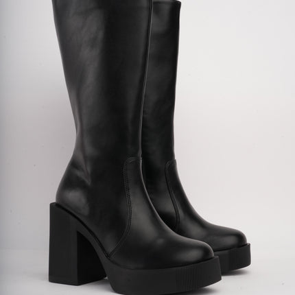 Botas altas tipo bratz negras