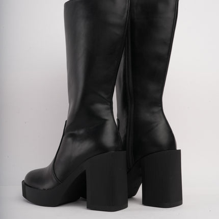Botas altas tipo bratz negras