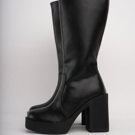 Botas altas tipo bratz negras
