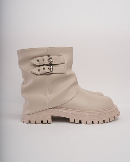 Botines beige x caña y hebillas