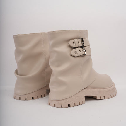 Botines beige x caña y hebillas