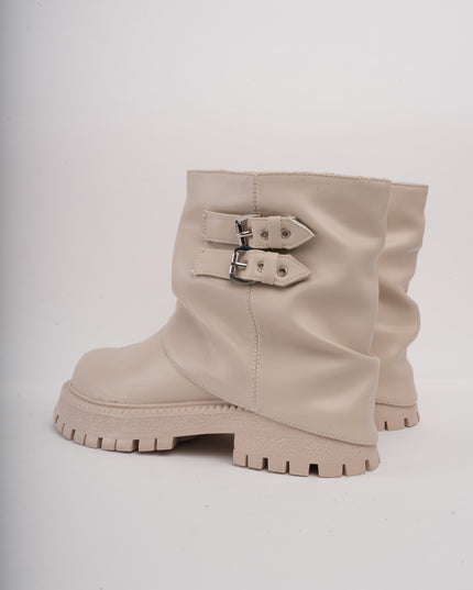 Botines beige x caña y hebillas