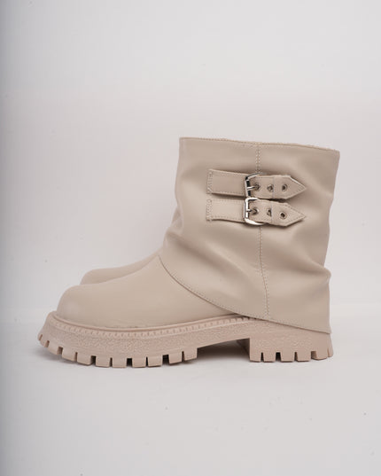 Botines beige x caña y hebillas