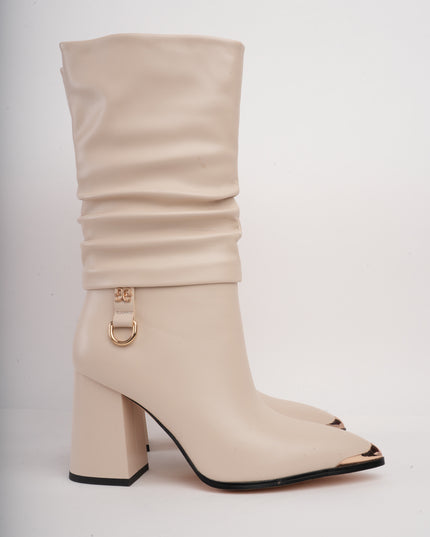 Botas de tacón beige corrugadas x hebilla