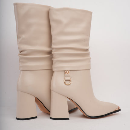Botas de tacón beige corrugadas x hebilla