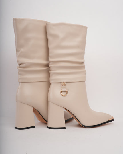 Botas de tacón beige corrugadas x hebilla