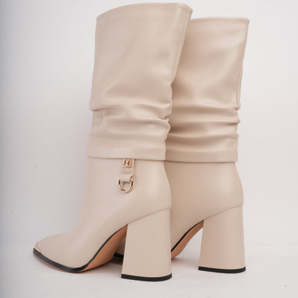 Botas de tacón beige corrugadas x hebilla