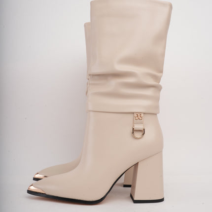 Botas de tacón beige corrugadas x hebilla