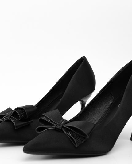 Tacón negro alto moño