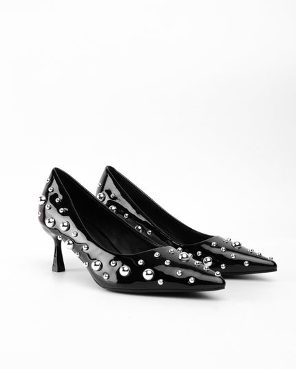 Tacón negro charol apliques