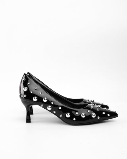 Tacón negro charol apliques