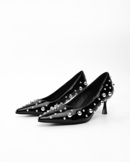 Tacón negro charol apliques