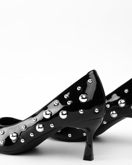 Tacón negro charol apliques