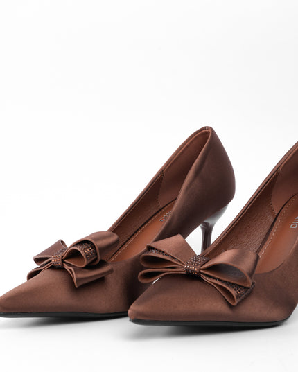 Tacón café alto moño