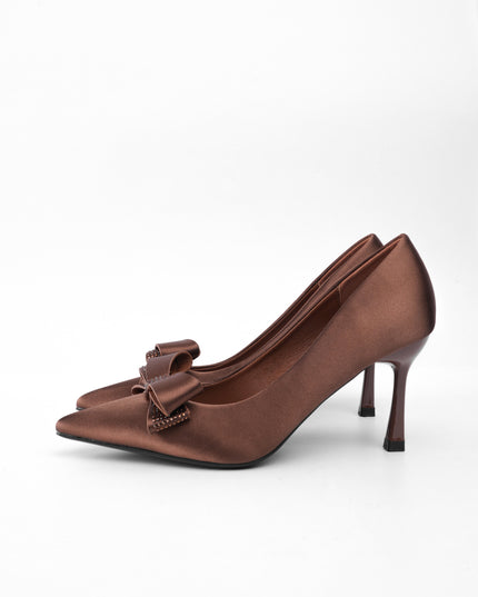 Tacón café alto moño