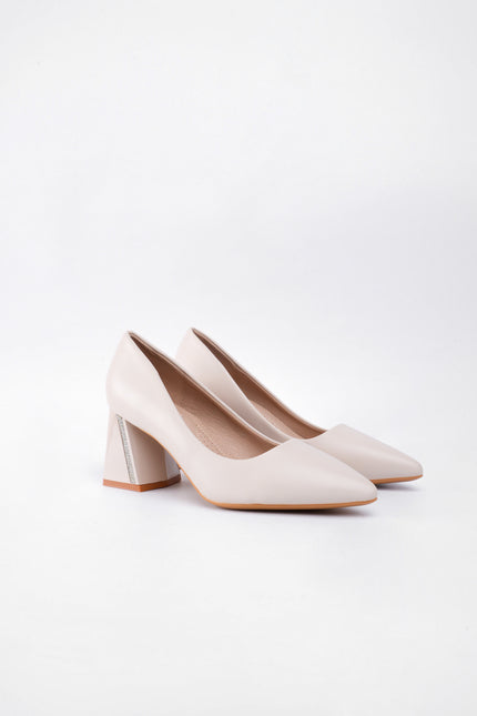 Tacón bajo beige cuadrado