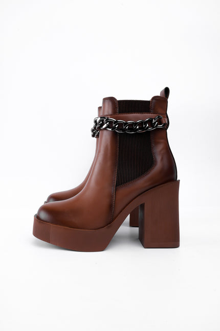 Botines café tacón ancho x cadena