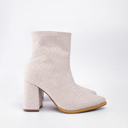 Botines de tacón beige tipo tela