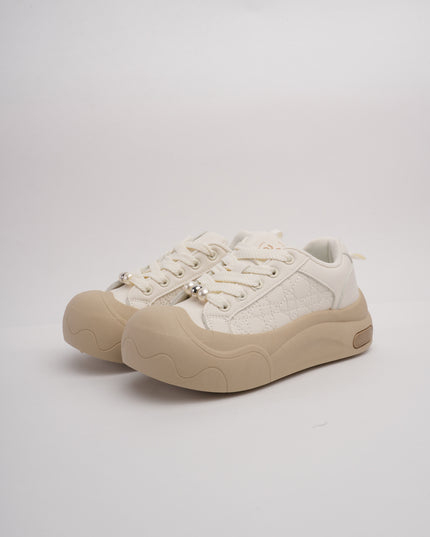 Tenis crema x suela gruesa taupe